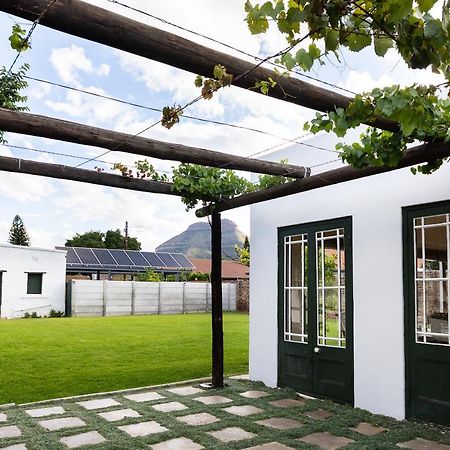 Victorian Square Guesthouse Graaff-Reinet 外观 照片