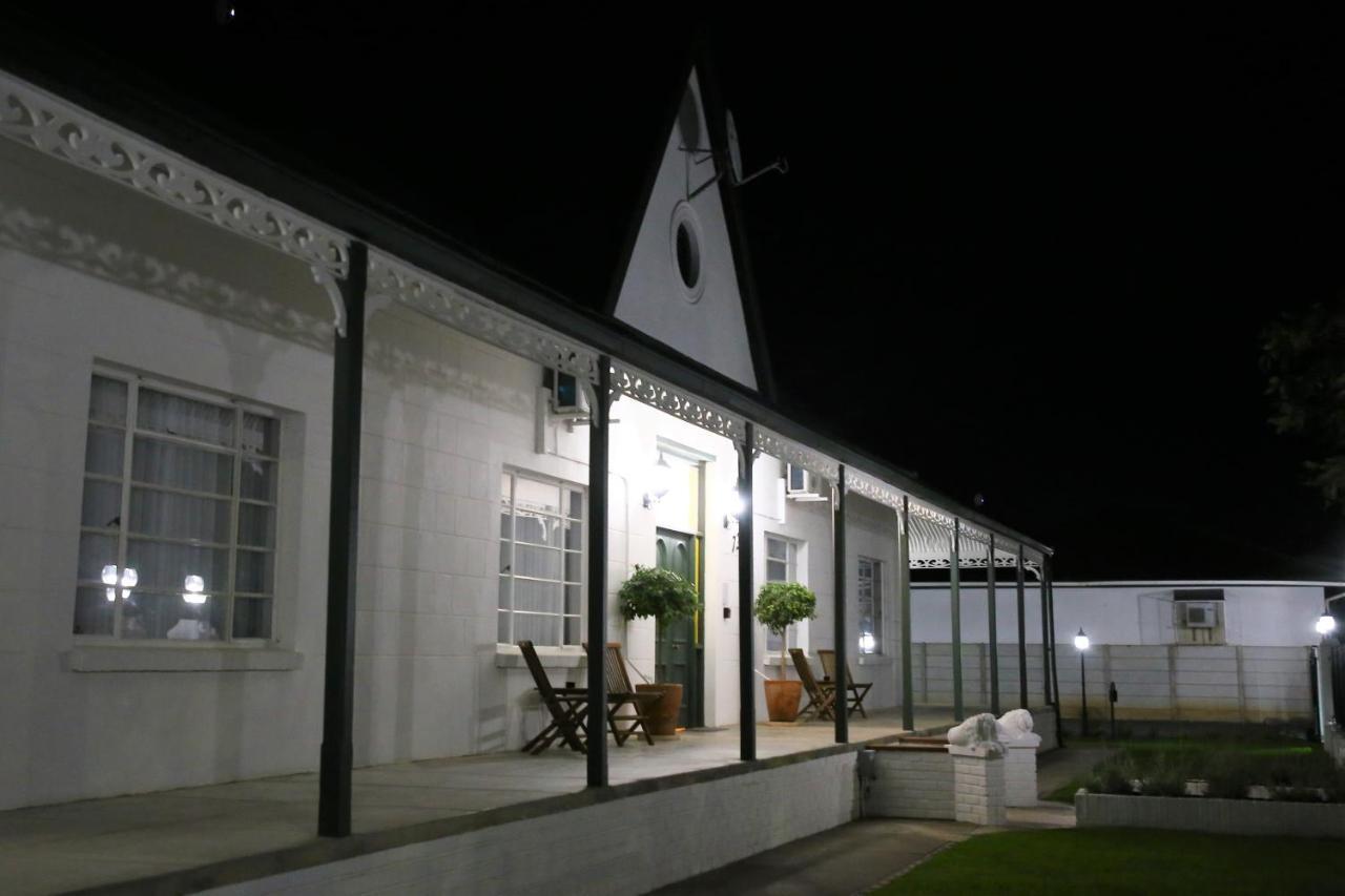 Victorian Square Guesthouse Graaff-Reinet 外观 照片